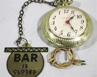 368 - Vintage Spartus Wall clock -7" Bar open & closed sign
