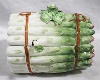 398 - Ceramic asparagus tureen with ladle 9 x 7
