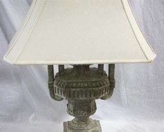 413 - Decorative 32" table lamp
