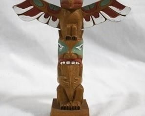 416 - Totem pole statue - 7"
