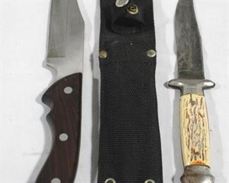 505 - Lot of 2 Vintage Knives w/ 1 Sheath

