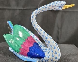 633 - Herend Swan Blue Fishnet Figurine 4.75 x 5.5
