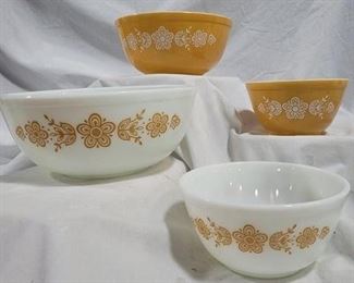 657 - Vintage Butterfly Gold Pyrex Mixing Bowls-set of 4
