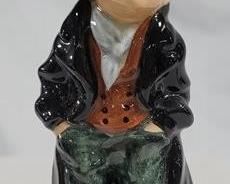674 - Royal Doulton Artful Dodger Figurine 4.25" tall
