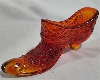 757 - Button & Bows Amberina Shoe - 6" long

