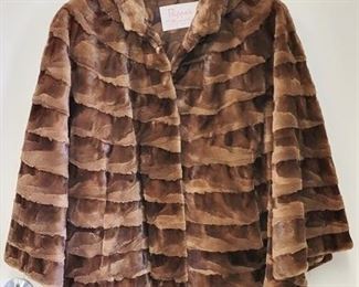 818 - Brown sheared genuine mink fur cape from Rippe's one size
