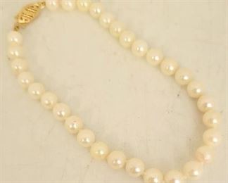 848 - Pearl 8" bracelet with 14K gold clasp
