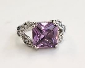 862 - Amethyst gemstone ring, size 9 unsigned
