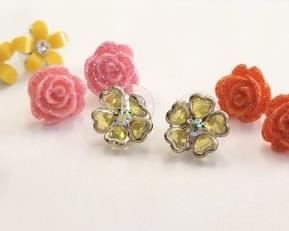 864 - Group vintage stud earrings
