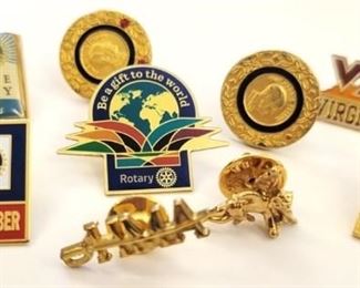 865 - Group vintage pins
