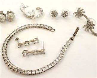866 - Group rhinestone jewelry
