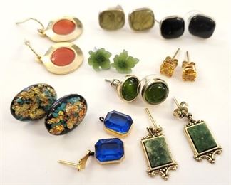 867 - Group vintage earrings
