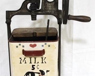 883 - Painted vintage Dazey churn - 25 x 13 x 10
