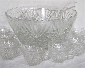 943 - 9 piece Glass Punch Bowl With Cups and Ladle
