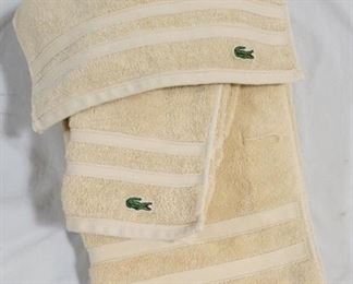1026 - Lacoste towel set
