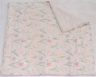 1029 - Queen size heavy comforter with tulips
