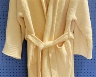 1045 - Colorado Comforts luxury robe size XL
