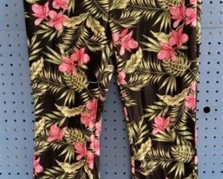 1052 - Size 2X floral pants
