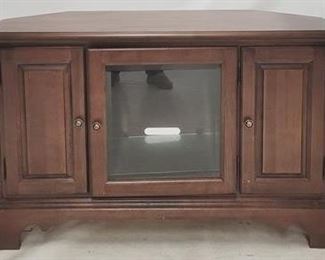 1435 - TV stand cabinet, 19.5 x 48 x 29
