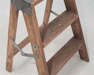1446 - Wooden step ladder
