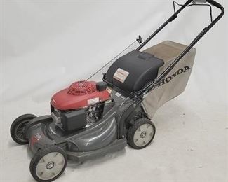 1455 - Honda HRX 217 Versamow push mower with leaf bag
