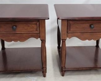 1476 - Kincaid matching pair end tables w/ drawers 26 x 26.5 x 28
