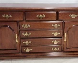1490 - Bernhardt mahogany sideboard, 32.5 x 59 x 18
