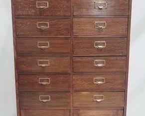 2032 - Early oak 16 drawer tall file cabinet doors at bottom 70.5 x 34 x 16.5
