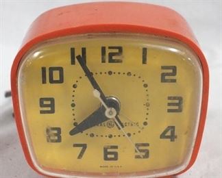 2454 - General Electric Alarm Clock - 3.5 x 3

