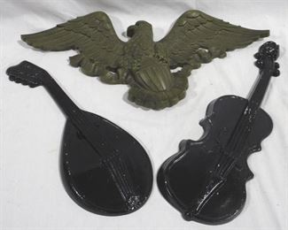 2504 - 3 Assorted Wall Hangings
