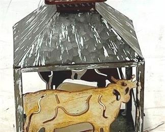 4049 - Decorative Metal Lantern 7.5 x 6 x 11
