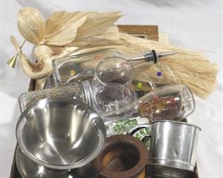 6412 - Assorted items
