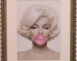 9055 - Marilyn Monroe bubble gum 18 x 22
