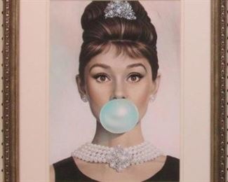 9056 - Audrey Hepburn bubble gum 18 x 22
