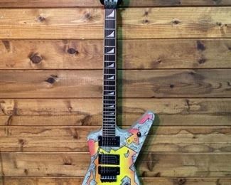 DEAN DimeBag “Concrete Sledge” ML No.134 of 333
Electric Guitar this is a replica of the famous Guitar Played by DimeBag Darrel at monsters of rock Moscow in 1991 with Custom leather Hard case