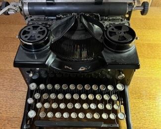 Vintage Royal Standard No. 5 Typewriter, USA