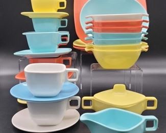 (26) Brookpark Set of Melamine Dishes