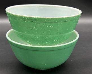 (2) Vtg. Pyrex Primary Colors Green Mixing Bowls