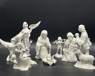 Boehm Collectable: White Ceramic Nativity Scene
