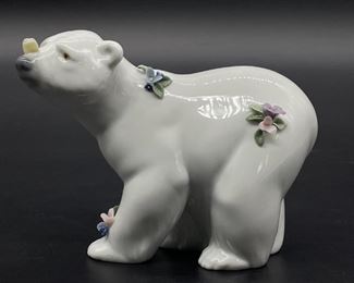 Lladro Attentive Polar Bear Porcelain Figurine
#6354
Made in Spain
Issue 1997, Retired 2004
Sculptor Juan Huerta
Finish - Glazed