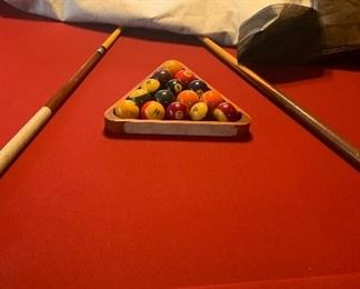 Rare Vintage 9 foot Gandy Pool Table in great condition!!