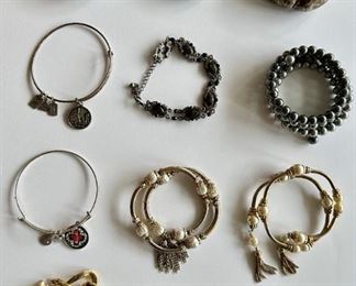 12 Bracelets, Many Vintage
Lot #: 100