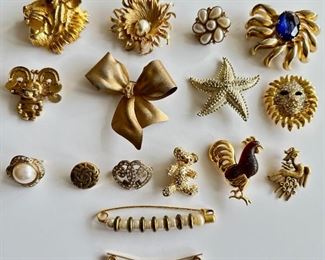 15 Gold Tone Brooches & 14 Karat Gold Collar Holder, Mostly Vintage
Lot #: 30
