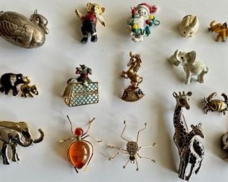 13 Vintage Animal Brooches Pins, Some Articulated & 2 Pendants Including Jadeite Rooster
Lot #: 59