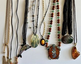 8 Necklaces, Some Natural Stone & Glass, Some Vintage
Lot #: 76