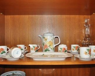 Kaiser Tea Set and Plates
