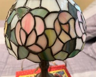 Vintage Stained Glass Floral Tiffany Style Desk Lamp