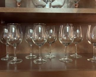 10 Matching wine glass
