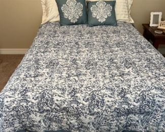 Full size Bed spread