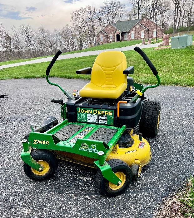 John Deere Zero Turn Lawn Mower